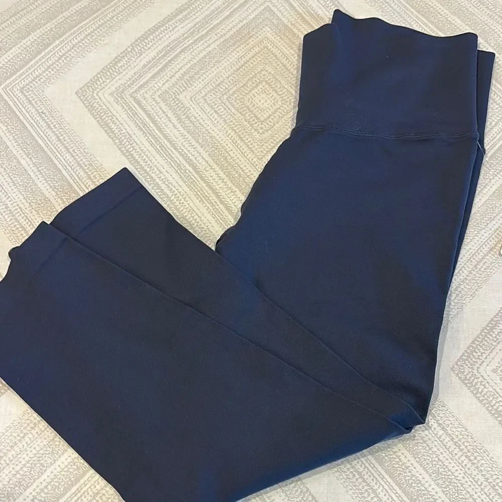Phat Buddha Navy Blue High-Waisted Cropped Leggings - Size M/L